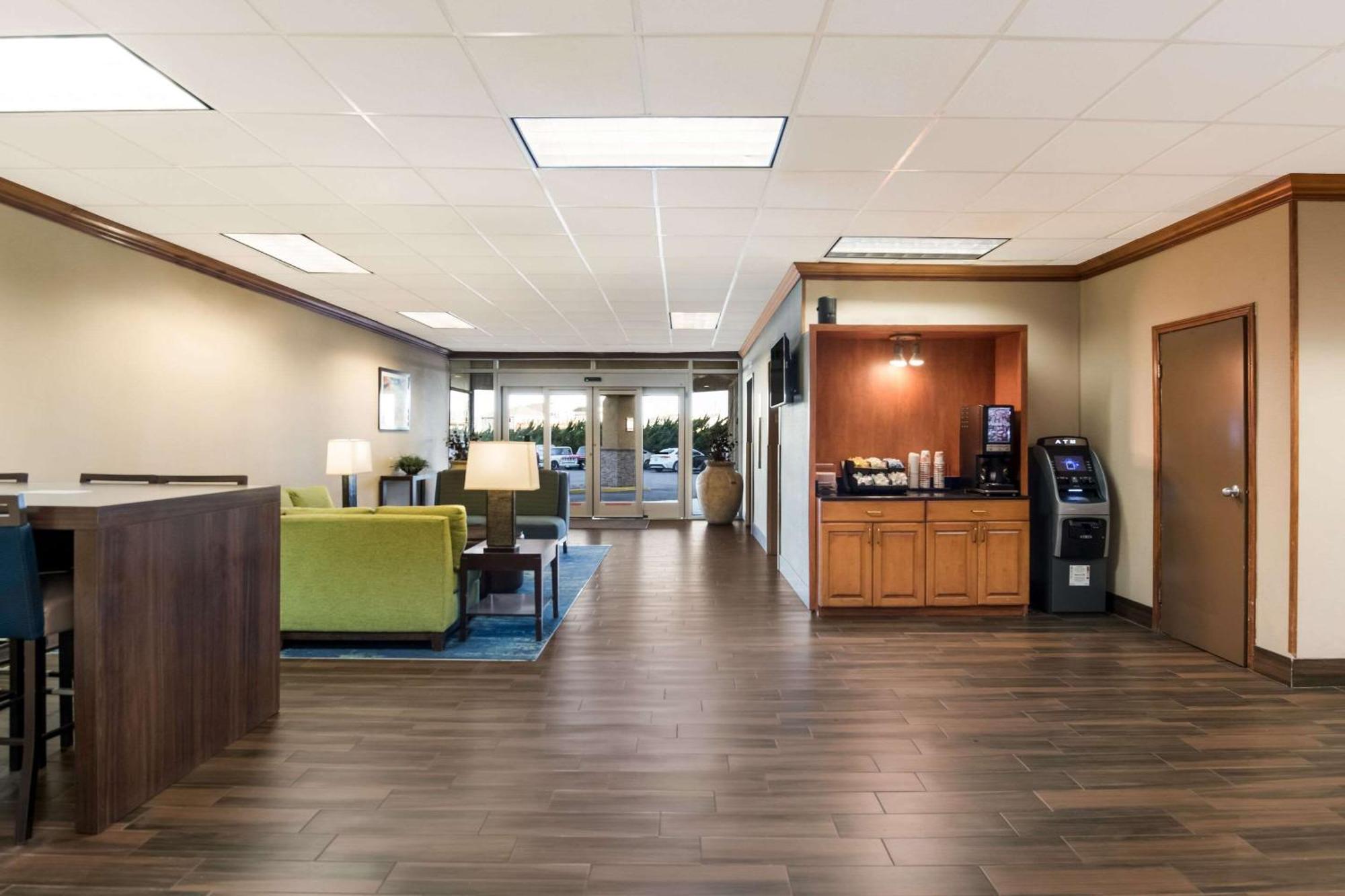 Comfort Inn South Oceanfront Nags Head Bagian luar foto