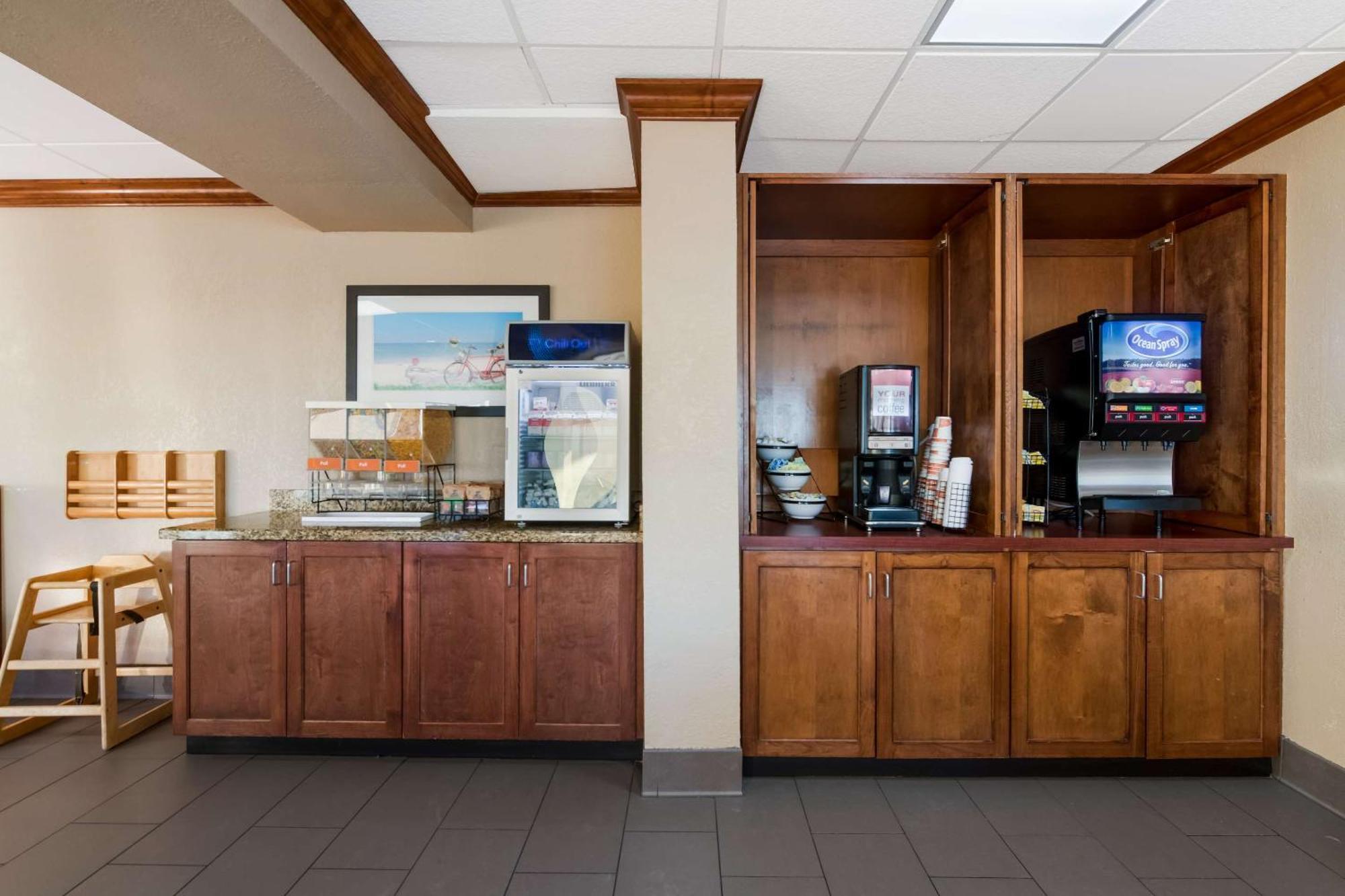 Comfort Inn South Oceanfront Nags Head Bagian luar foto