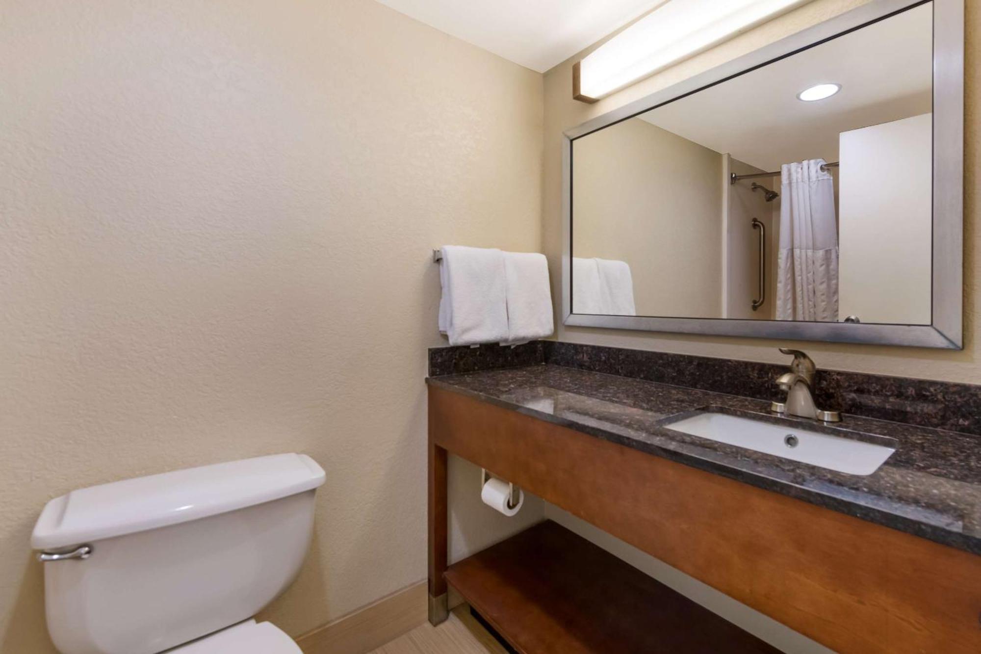 Comfort Inn South Oceanfront Nags Head Bagian luar foto