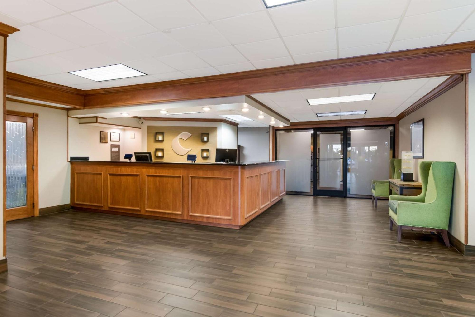 Comfort Inn South Oceanfront Nags Head Bagian luar foto
